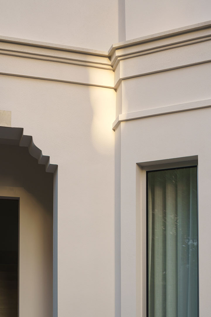 Arco y ventana de la fachada de la Casa del Limonero